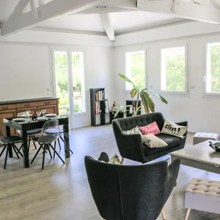 Holiday home Chemin De Crabot By Interhome