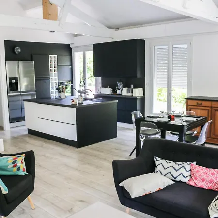 Holiday home Chemin De Crabot By Interhome *